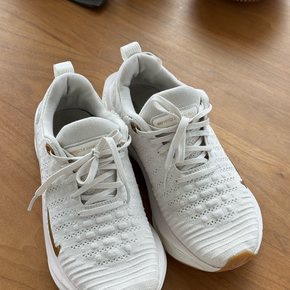 Nike White Women's Flyknit Running Shoes with Gold Swoosh - Picture 2 of 10